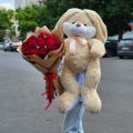 Зайчик  Красавчик 105 см + букет из 19 роз (50см)