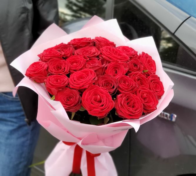 Букет из 25 красных роз 