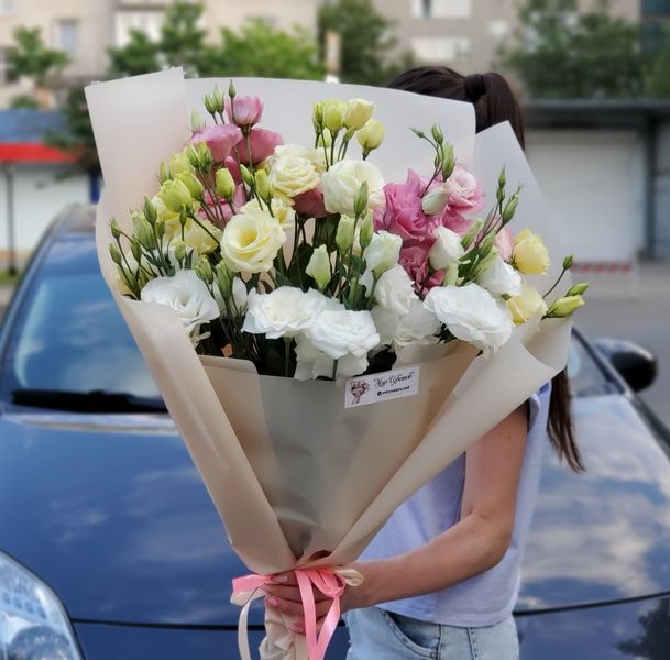 Букет эустомы  "Нежный микс"