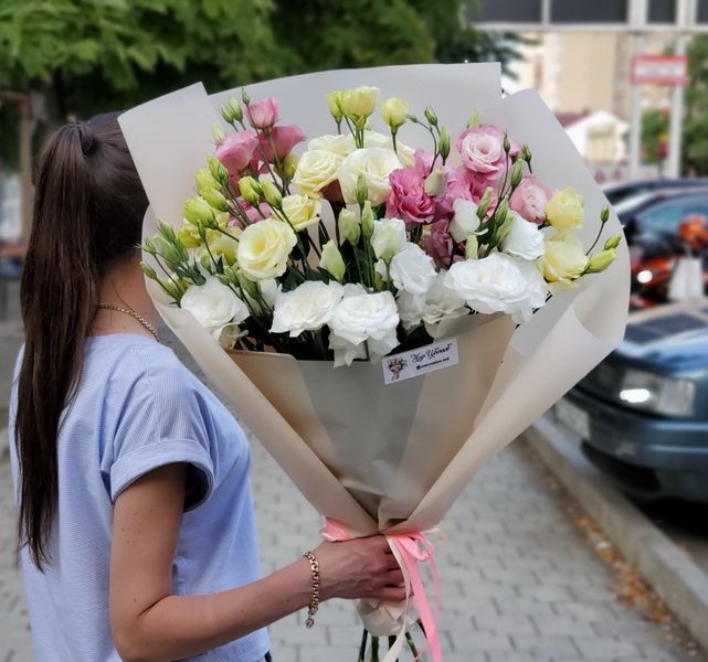 Букет эустомы  "Нежный микс"