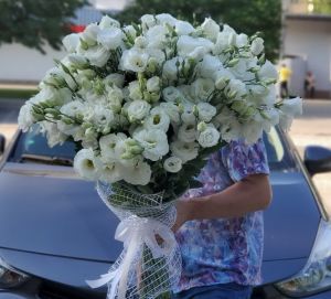 Букет из белой эустомы