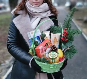 Чайный набор зимний с веточками хвои