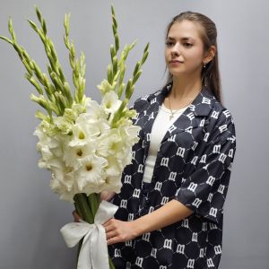 Белые гладиолусы 15 шт