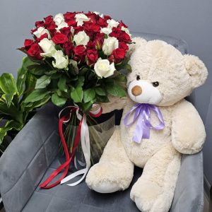 51 роза (50 см) и плюшевый медведь