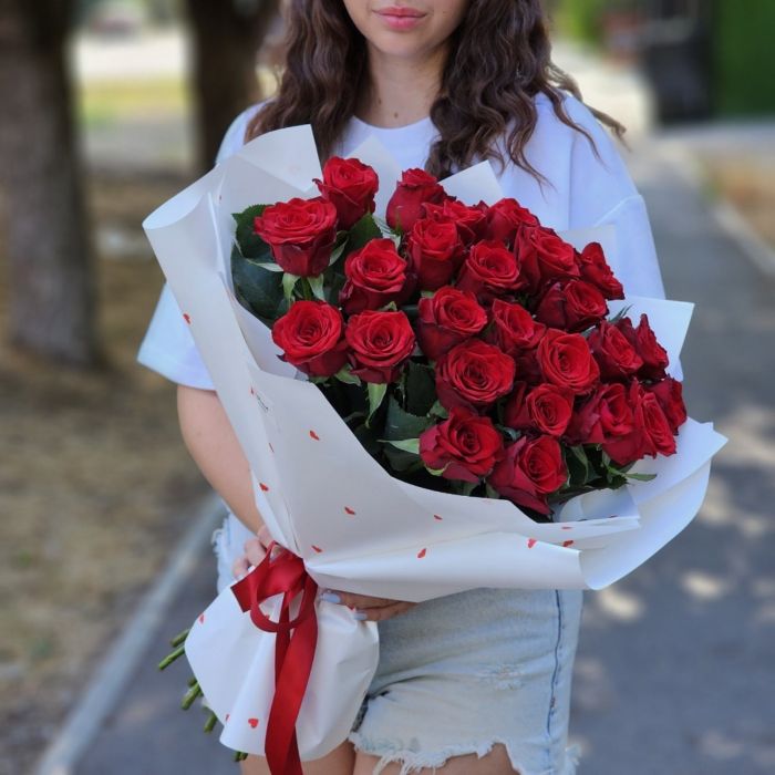 Букет из 25 красных роз 