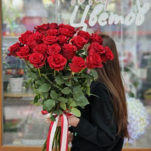 25 роз высота 80 см